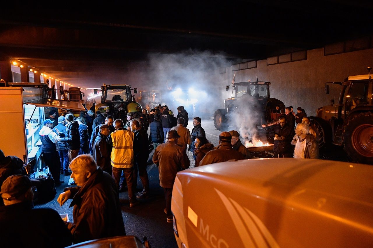 Paris'te traktörlü öfke... 34