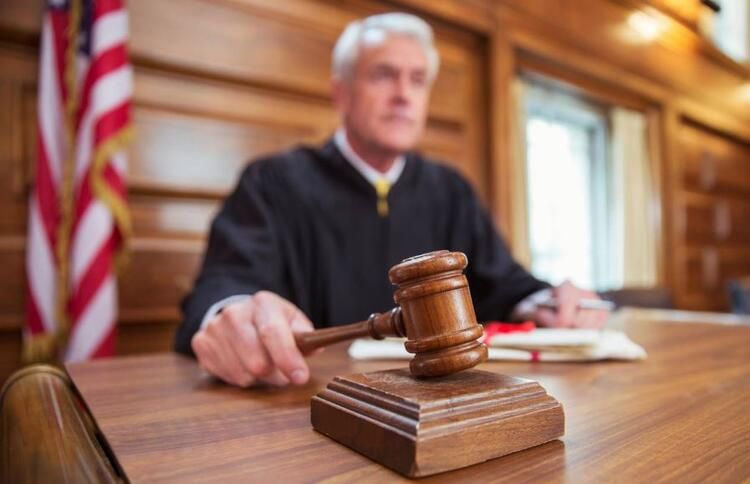 Reşit olmayan öğrencileriyle ilişkiye girdi! 9