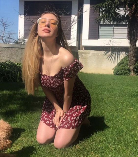 Yasmin Erbil'in mini kıyafetine annesinden yorum! 5