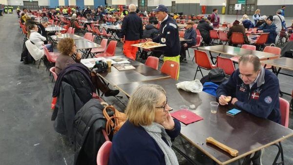50 bin kişi bomba nedeniyle tahliye edildi! 6