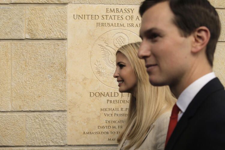 İngiliz ajanla Ivanka'nın ilişkisi ortaya çıktı! 54
