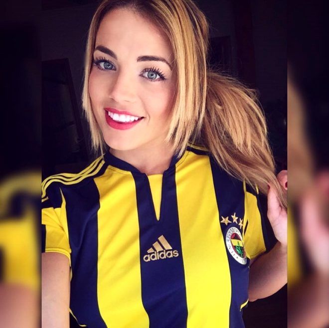 Fenerbahçeli Aly Eckman çıplak pozlarına paylaştı! 7
