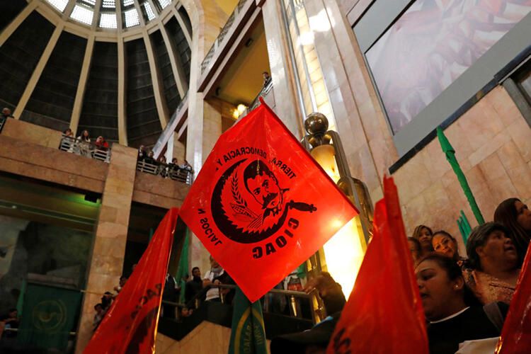 At üstünde çırılçıplaktı! Tüm ülke karıştı... 14