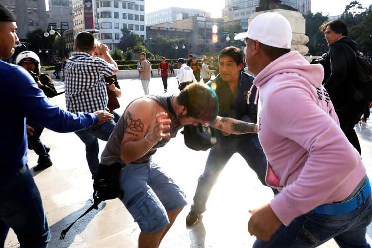At üstünde çırılçıplaktı! Tüm ülke karıştı... 3