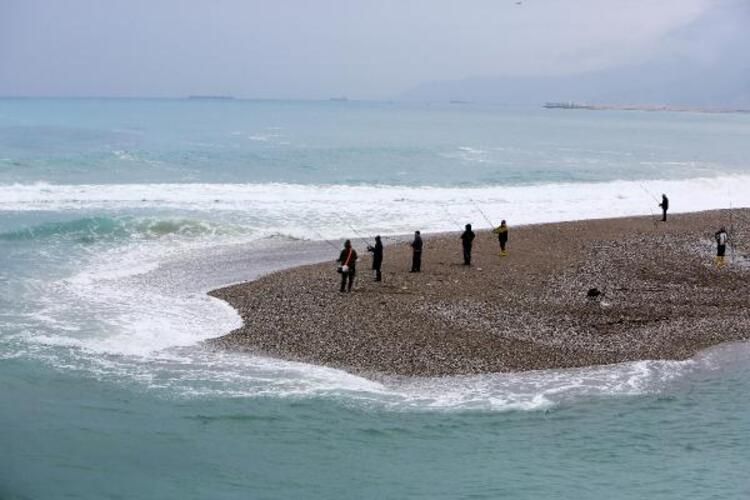 Turistler 'kırmızı alarm'a aldırmadı! 10