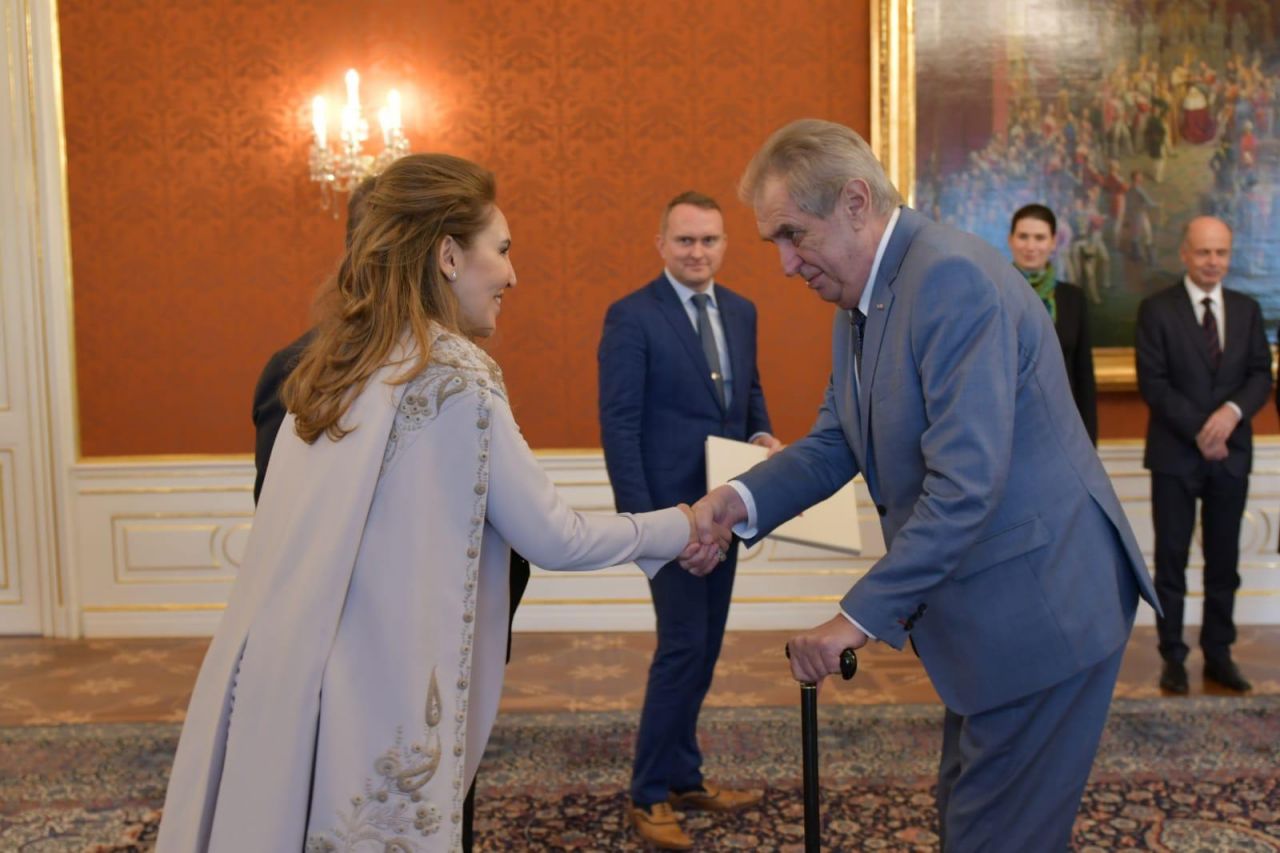 Egemen Bağış'tan Zeman'a güven mektubu! Prag kalesine Türk bayrağı çekildi... 4