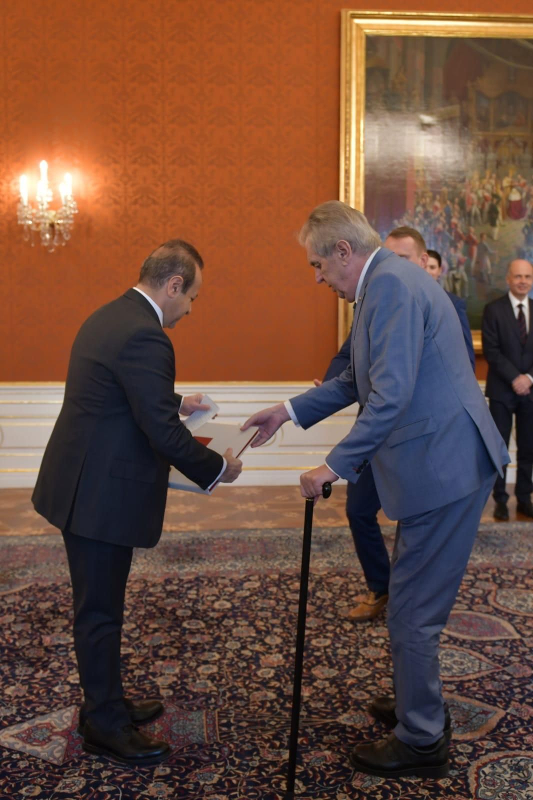 Egemen Bağış'tan Zeman'a güven mektubu! Prag kalesine Türk bayrağı çekildi... 9