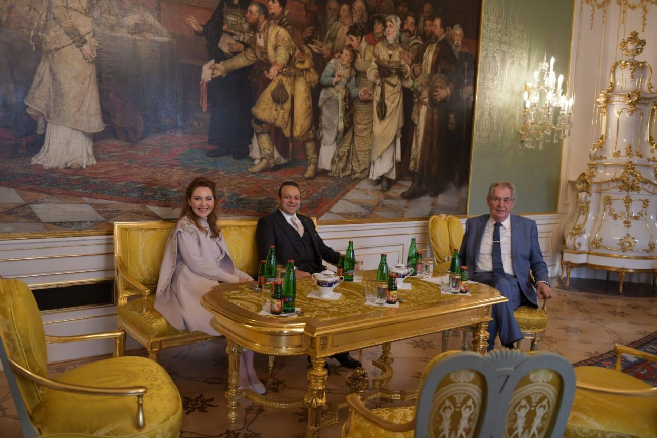 Egemen Bağış'tan Zeman'a güven mektubu! Prag kalesine Türk bayrağı çekildi... 3
