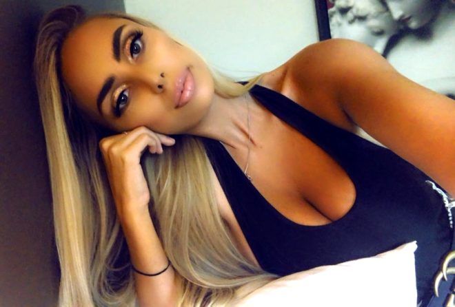 24 saat çırılçıplak canlı yayın yaptı! 10