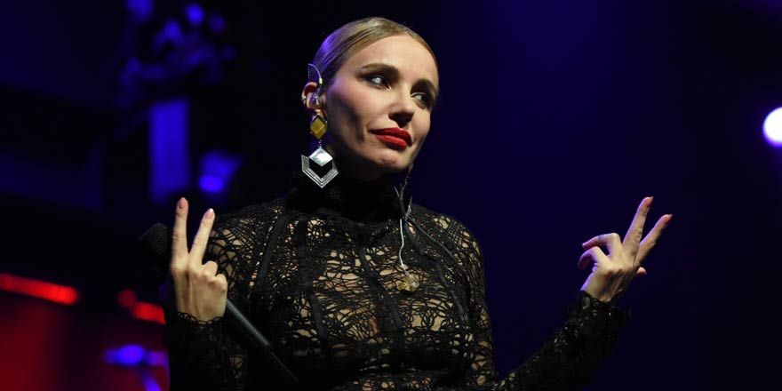 Ünlülerin yılbaşı konser programları belli oldu! 6