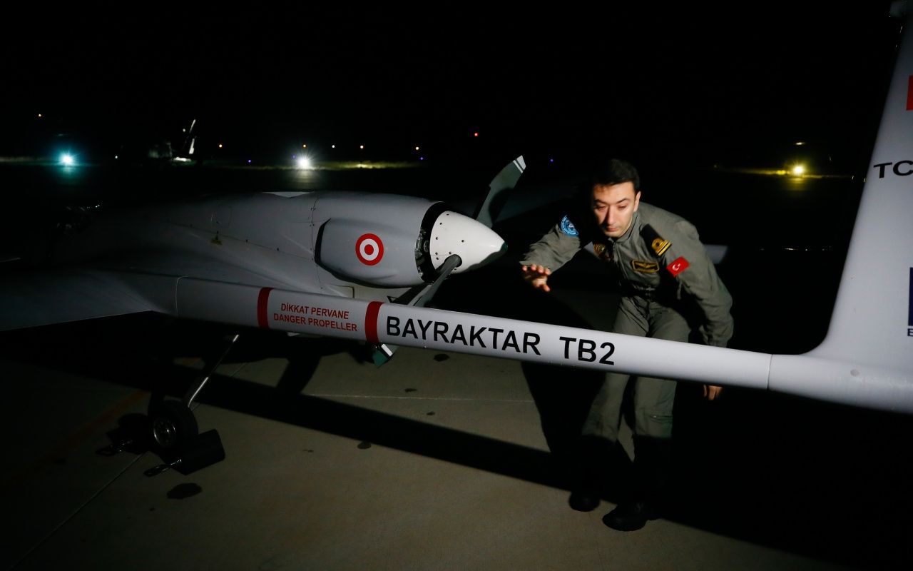 Türkiye'den havalanan İHA, KKTC Geçitkale Havalimanı'na iniş yaptı! 10