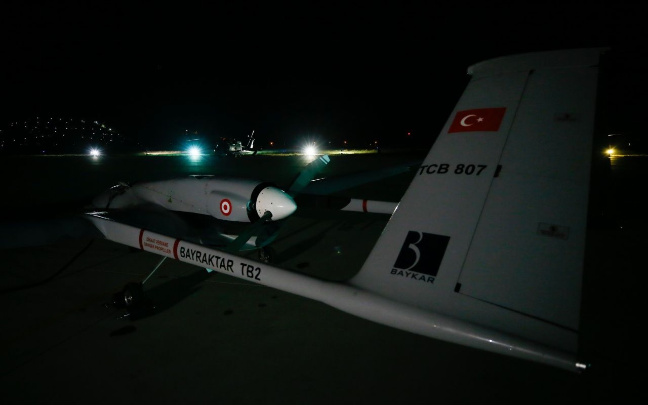 Türkiye'den havalanan İHA, KKTC Geçitkale Havalimanı'na iniş yaptı! 16