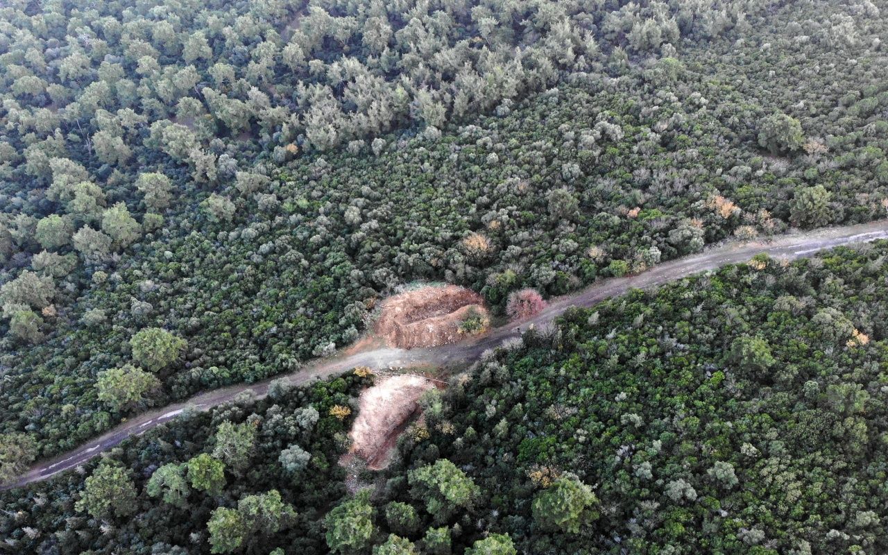 Büyükada’da kazılan dev çukurlar havadan görüntülendi 1