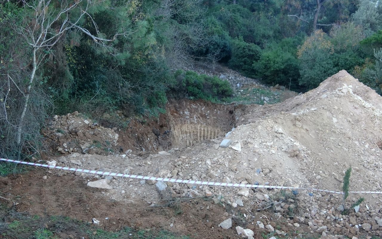 Büyükada’da kazılan dev çukurlar havadan görüntülendi 9