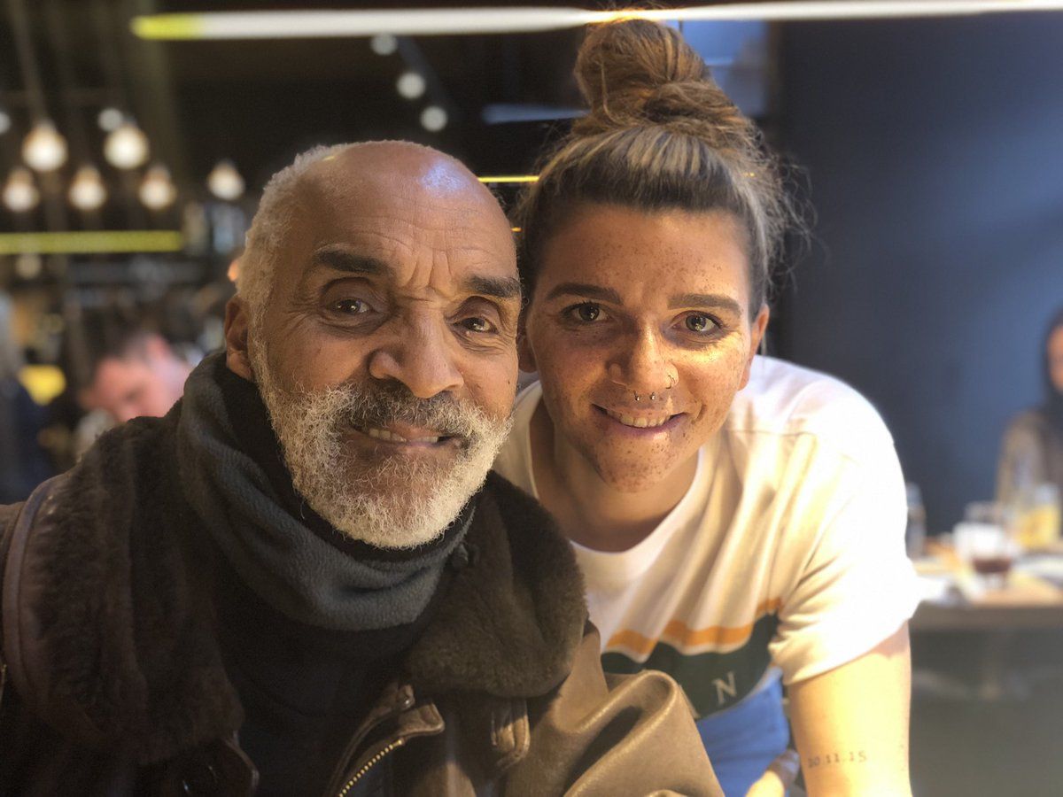 Usta şarkıcı ve sunucu Kenny Lynch hayatını kaybetti! 3