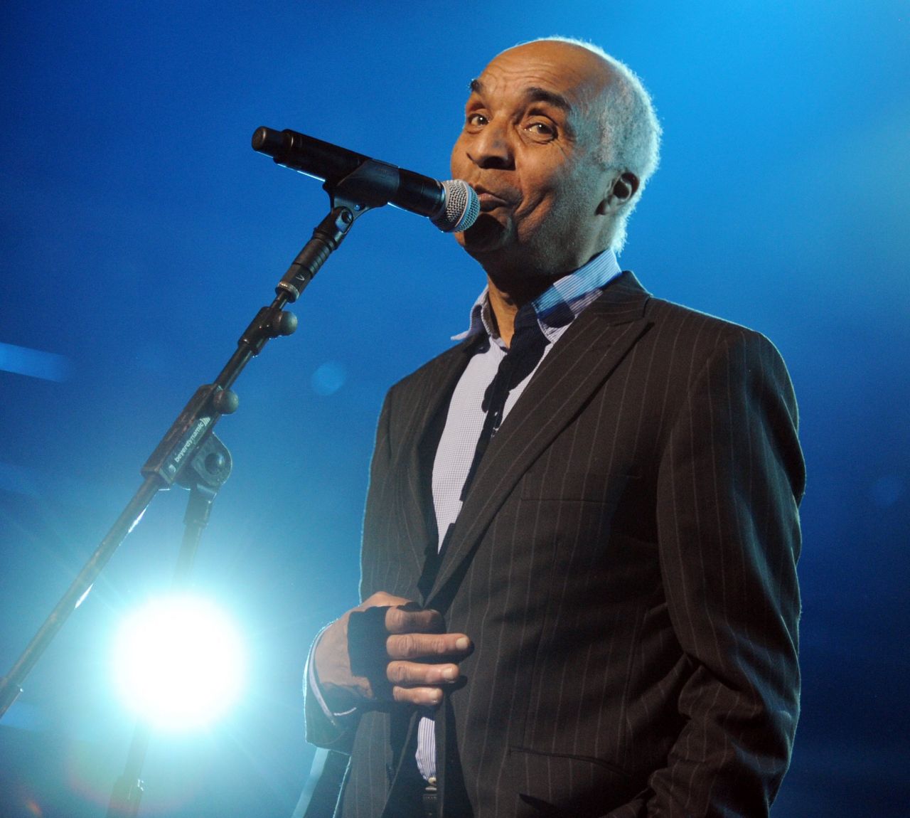 Usta şarkıcı ve sunucu Kenny Lynch hayatını kaybetti! 11