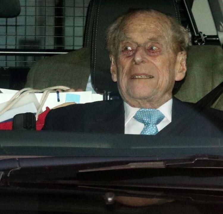 Prens Philip son görüntüsüyle korkuttu! 7
