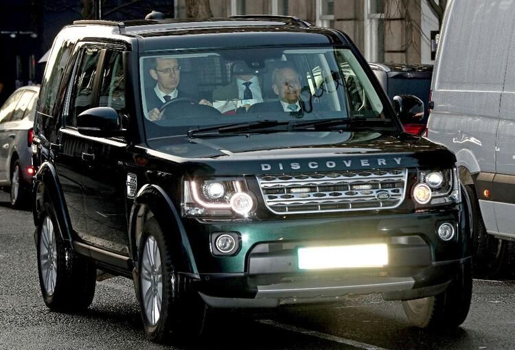 Prens Philip son görüntüsüyle korkuttu! 13