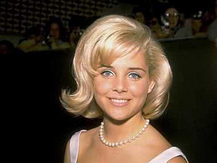 Lolita filminin yıldızı Sue Lyon öldü! 2