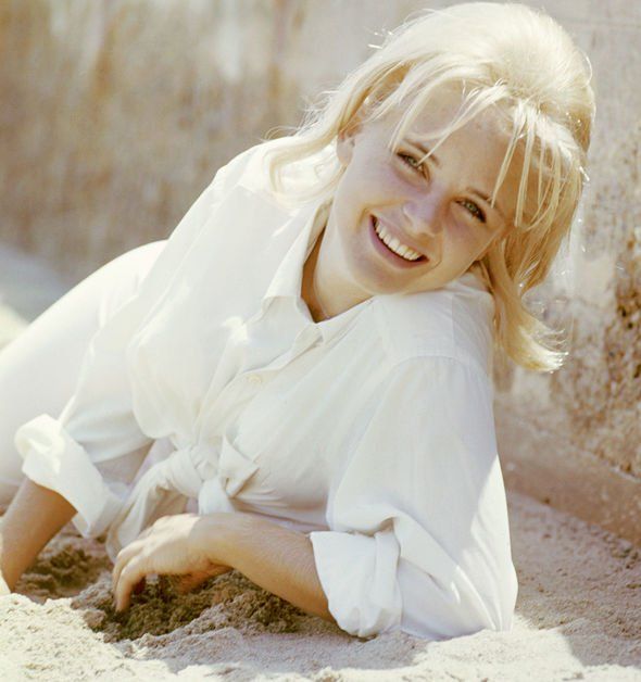 Lolita filminin yıldızı Sue Lyon öldü! 3