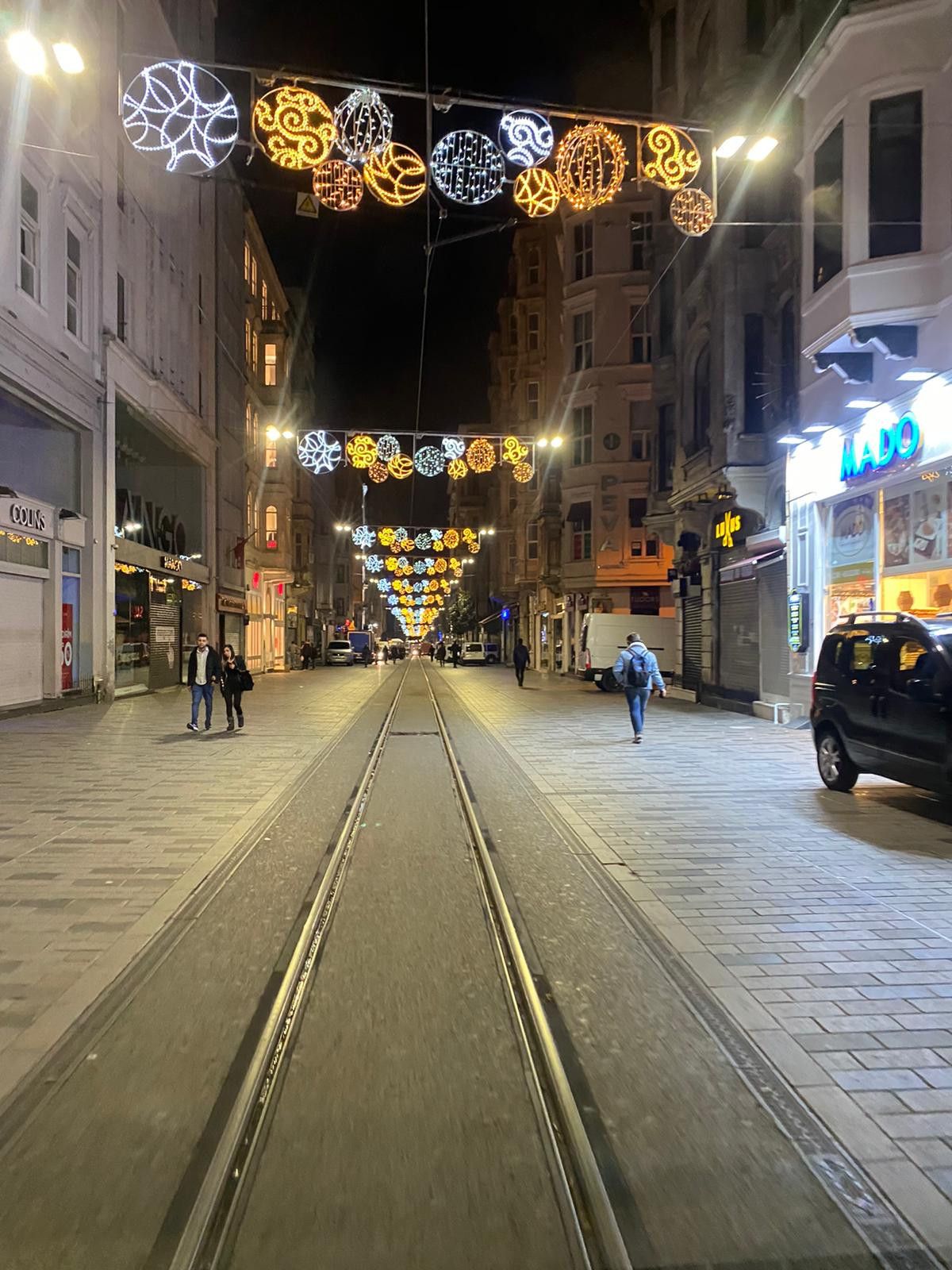 Taksim ve İstiklal Caddesi yeni yıl için ışıl ışıl! 9