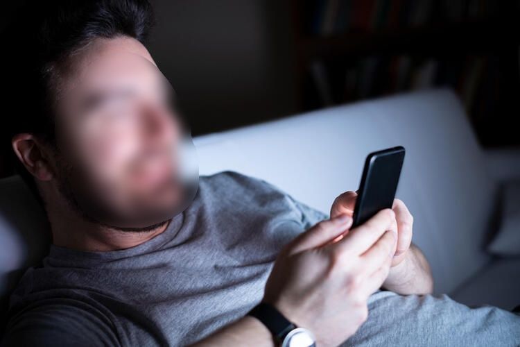 Her gün kapısına erkekler dayanıyor! 6