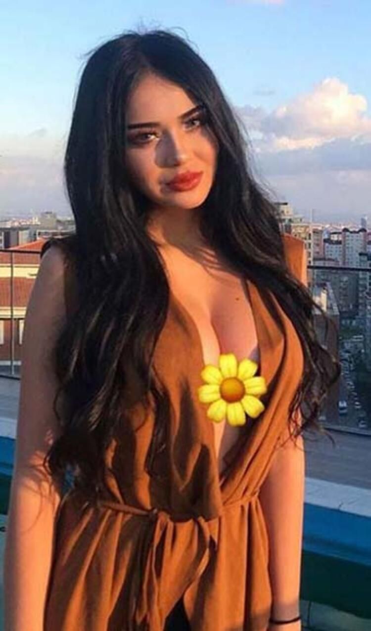 Çılgın fenomen Merve Taşkın'dan kırmızı çamaşırlı 2020 paylaşımı! 22