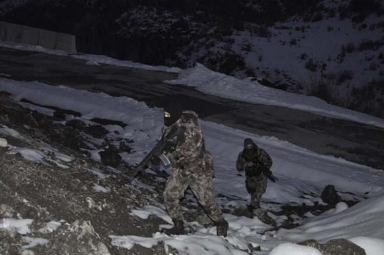 1350 rakımda eller tetikte yeni yıla girdiler! 2