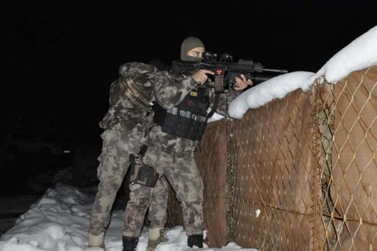 1350 rakımda eller tetikte yeni yıla girdiler! 9