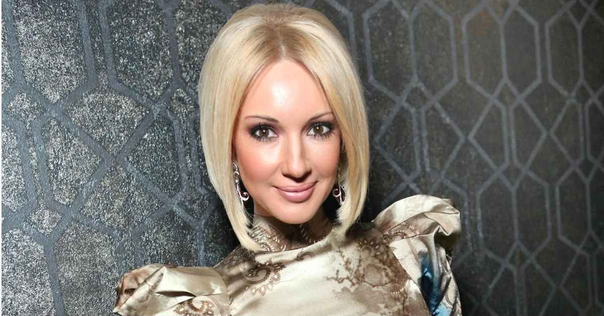 Ünlü spikerin göğüs silikonları patladı! 11