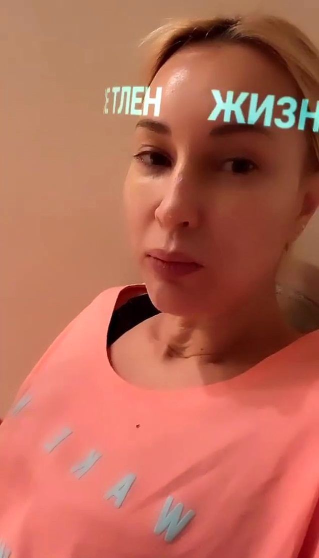 Ünlü spikerin göğüs silikonları patladı! 2