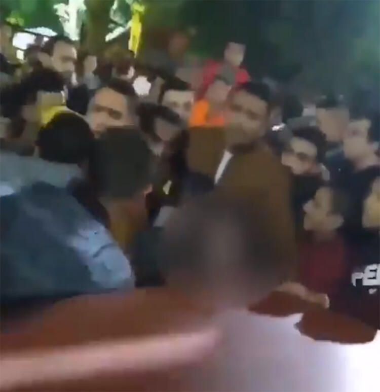 Aralarına aldıkları kadına defalarca.. 10