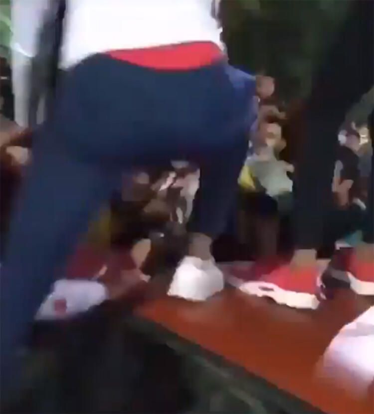Aralarına aldıkları kadına defalarca.. 5