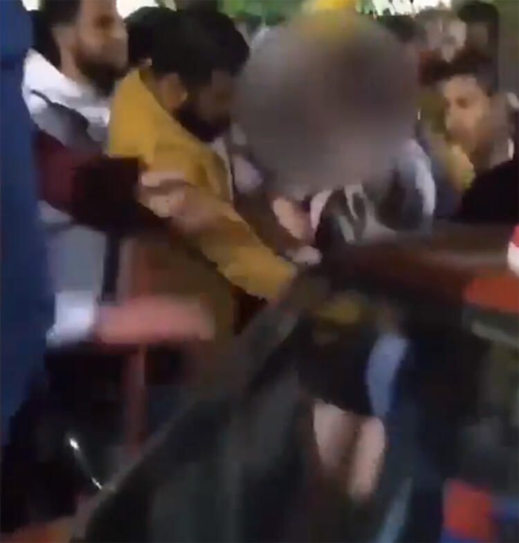 Aralarına aldıkları kadına defalarca.. 7