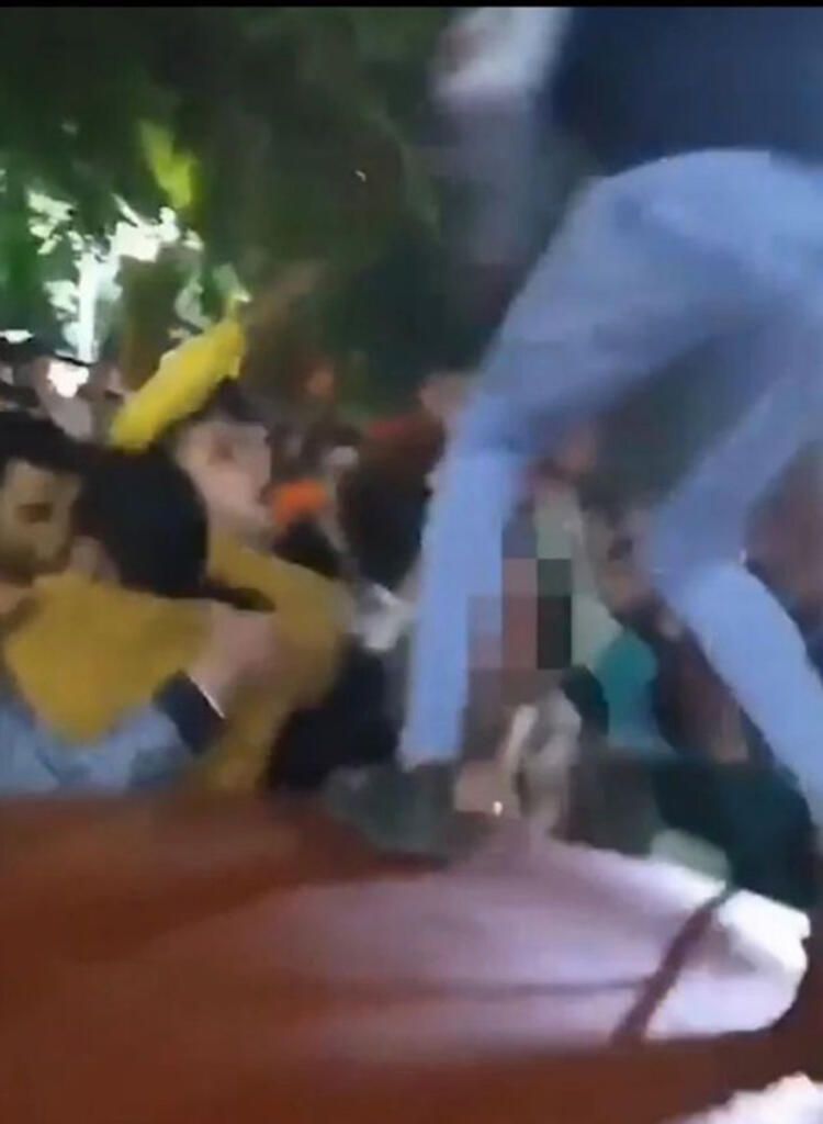 Aralarına aldıkları kadına defalarca.. 8