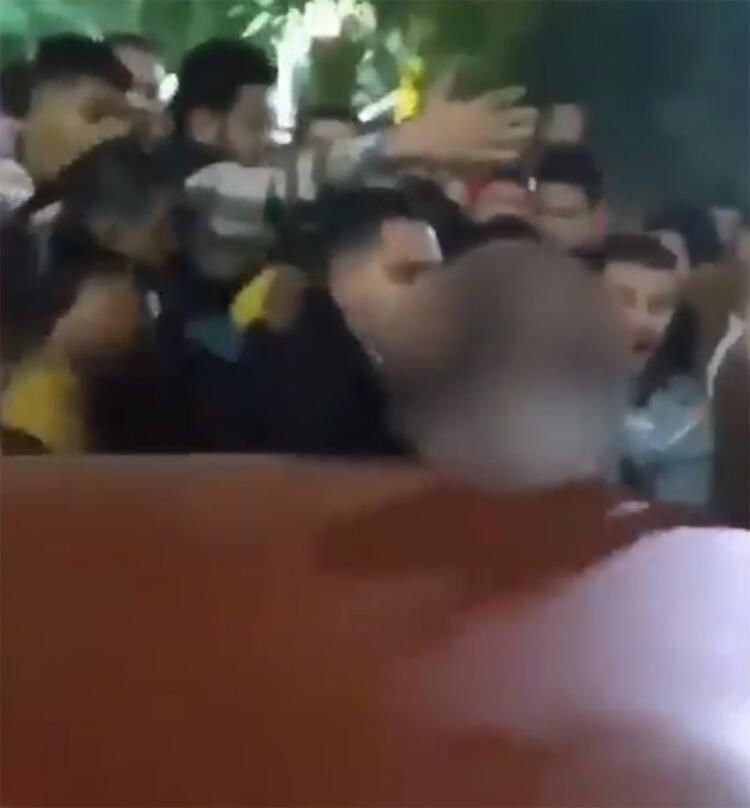 Aralarına aldıkları kadına defalarca.. 9
