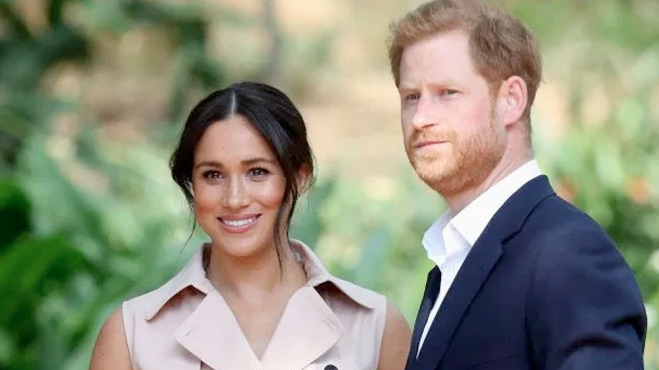 Prens Harry ve eşi Düşes Meghan Markle Kraliyet'ten çekiliyor! 5