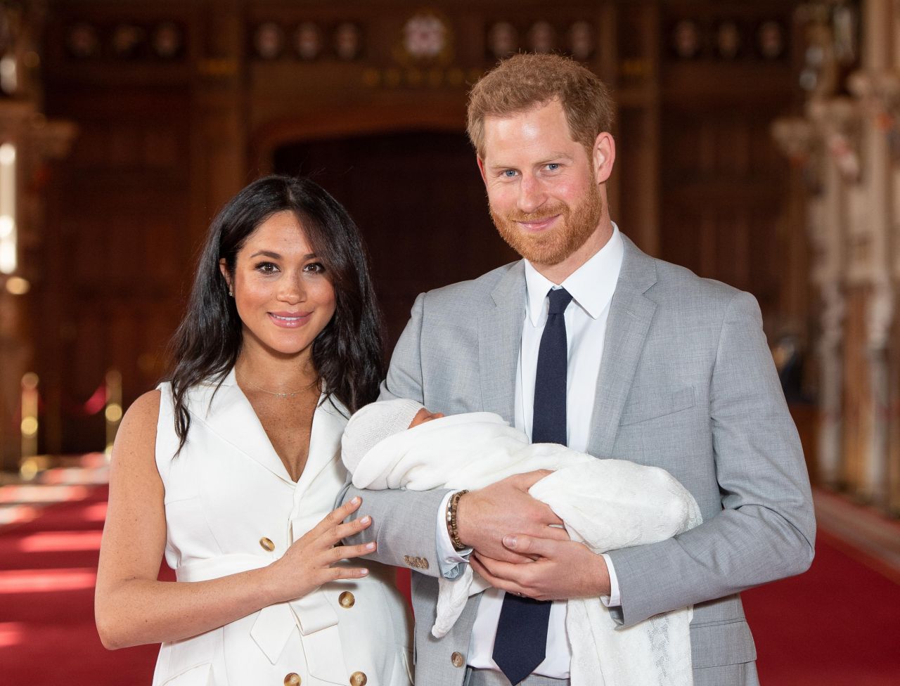 Prens Harry ve eşi Düşes Meghan Markle Kraliyet'ten çekiliyor! 6