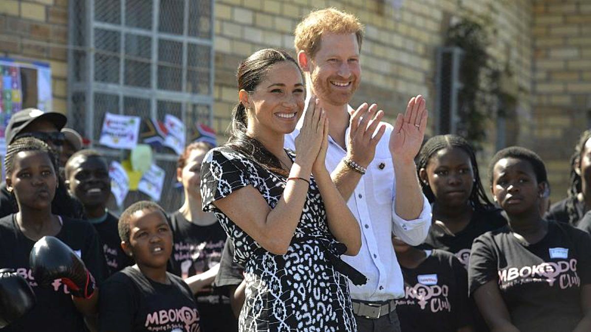Prens Harry ve eşi Düşes Meghan Markle Kraliyet'ten çekiliyor! 2