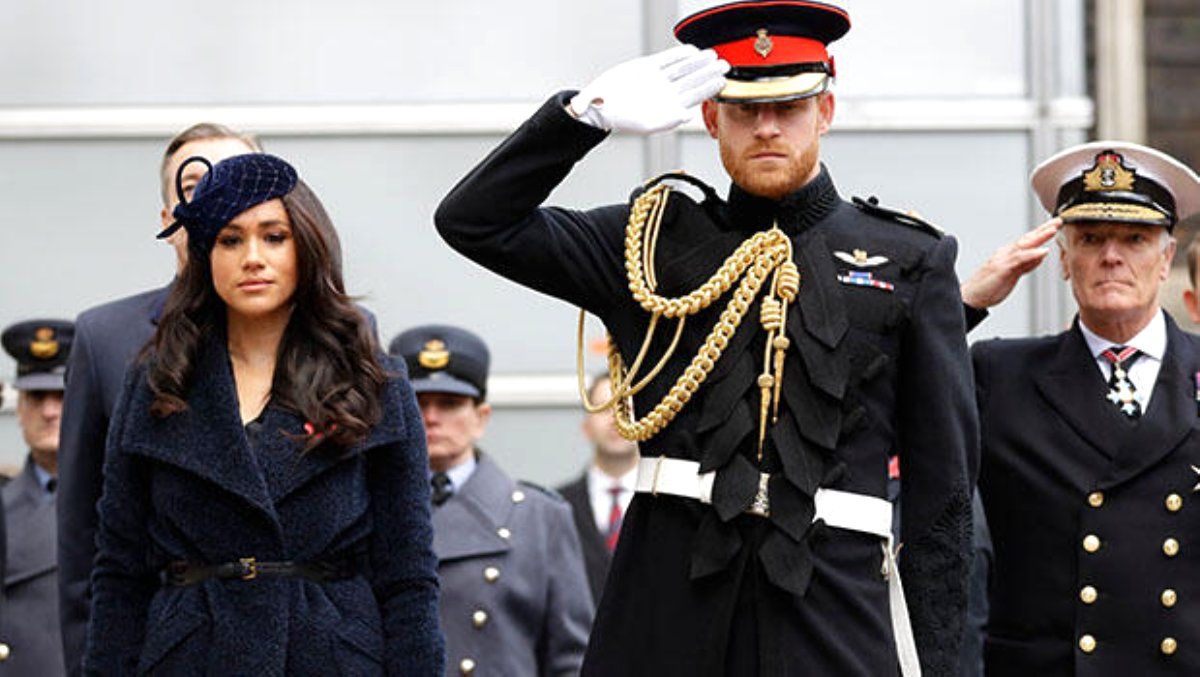 Prens Harry ve eşi Düşes Meghan Markle Kraliyet'ten çekiliyor! 10