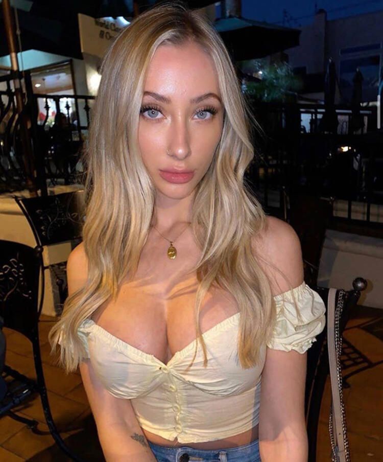 Çıplak fotoğraflarıyla bağış toplayan modele şok! 1