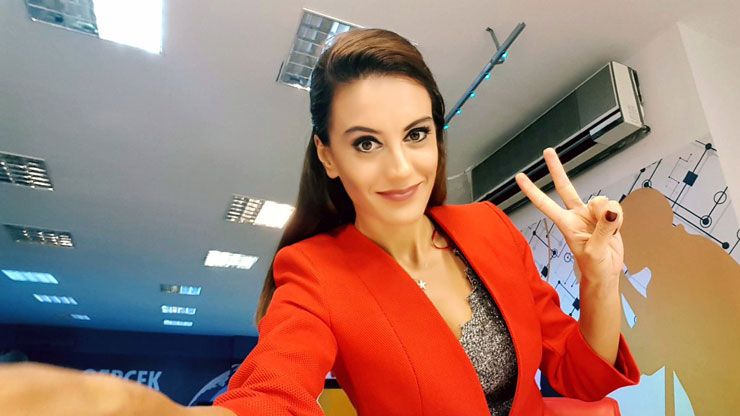Bylock kullandığı iddiasıyla işine son verilen spiker Fatma Karaağaç dert yandı! 1