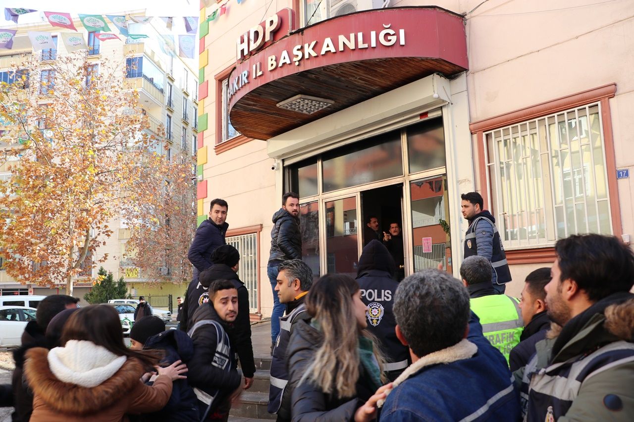 Çocuğu kaçırılan babadan HDP'ye Türk bayraklı tepki! 1