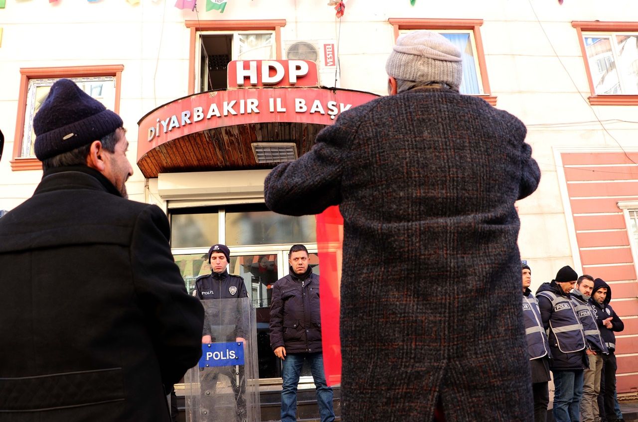 Çocuğu kaçırılan babadan HDP'ye Türk bayraklı tepki! 9