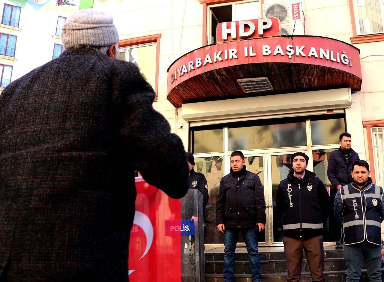 Çocuğu kaçırılan babadan HDP'ye Türk bayraklı tepki! 10