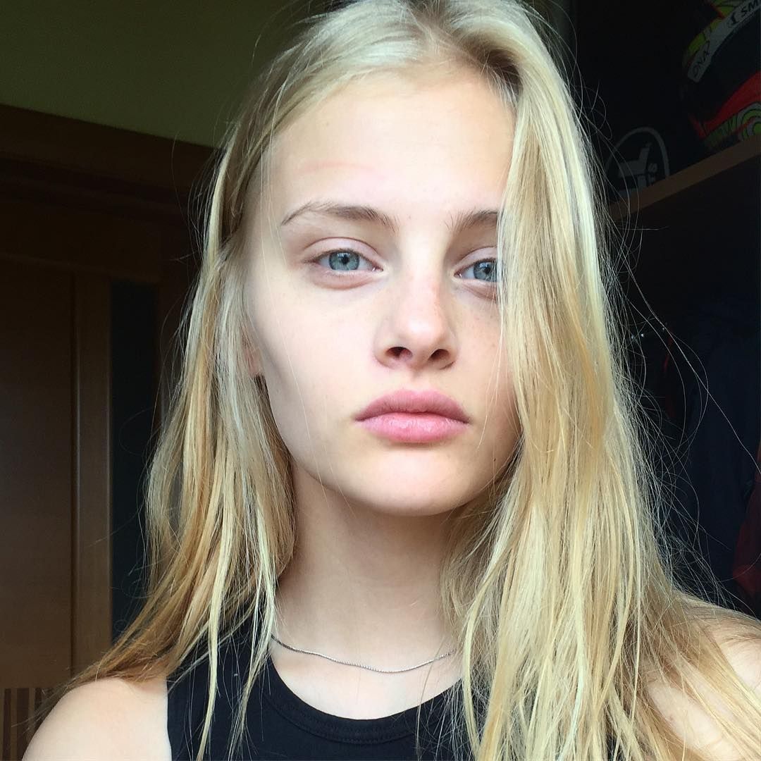 Güzel model çalılıkta yarı çıplak bulundu! Hafızasını kaybetti... 23