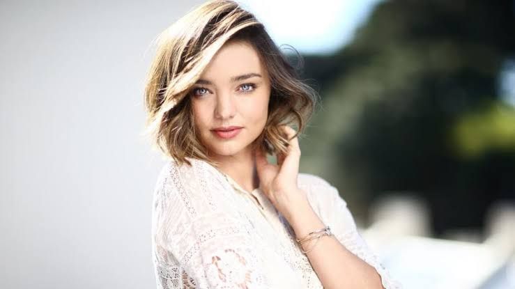 Miranda Kerr'in üstsüz pozları işinden etti! 15