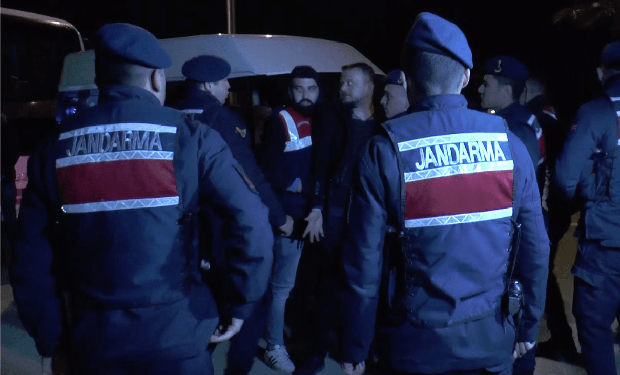 Denizli'de fuhuş çetelerine operasyon! 71 gözaltı 10