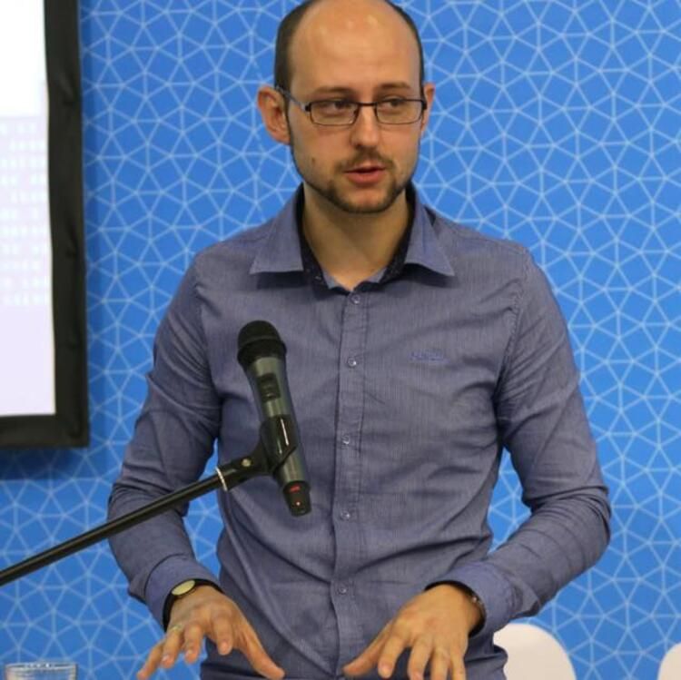 Kanlı aşk! Okul müdiresi öğrencilerine para verip... 11