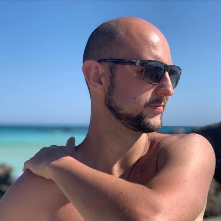 Kanlı aşk! Okul müdiresi öğrencilerine para verip... 6